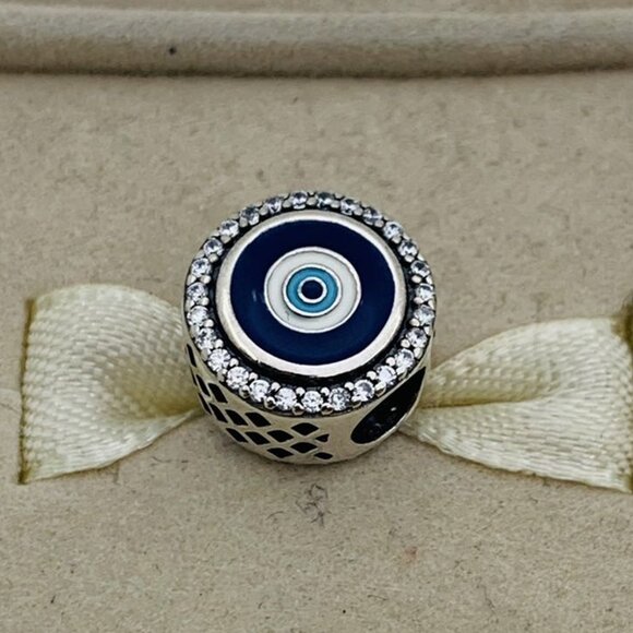 🔥🔥Pandora Canada exclusive Evil Eye Double Sided protection Charm - Picture 1 of 4